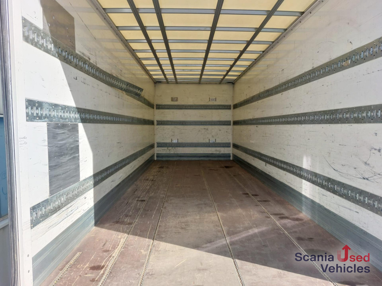 MERCEDES-BENZ Atego 1221 L Koffer Ladebordwand - Umpikori kuorma-auto: kuva MERCEDES-BENZ Atego 1221 L Koffer Ladebordwand - Umpikori kuorma-auto MERCEDES-BENZ Atego 1221 L Koffer Ladebordwand - Umpikori kuorma-auto: kuva MERCEDES-BENZ Atego 1221 L Koffer Ladebordwand - Umpikori kuorma-auto