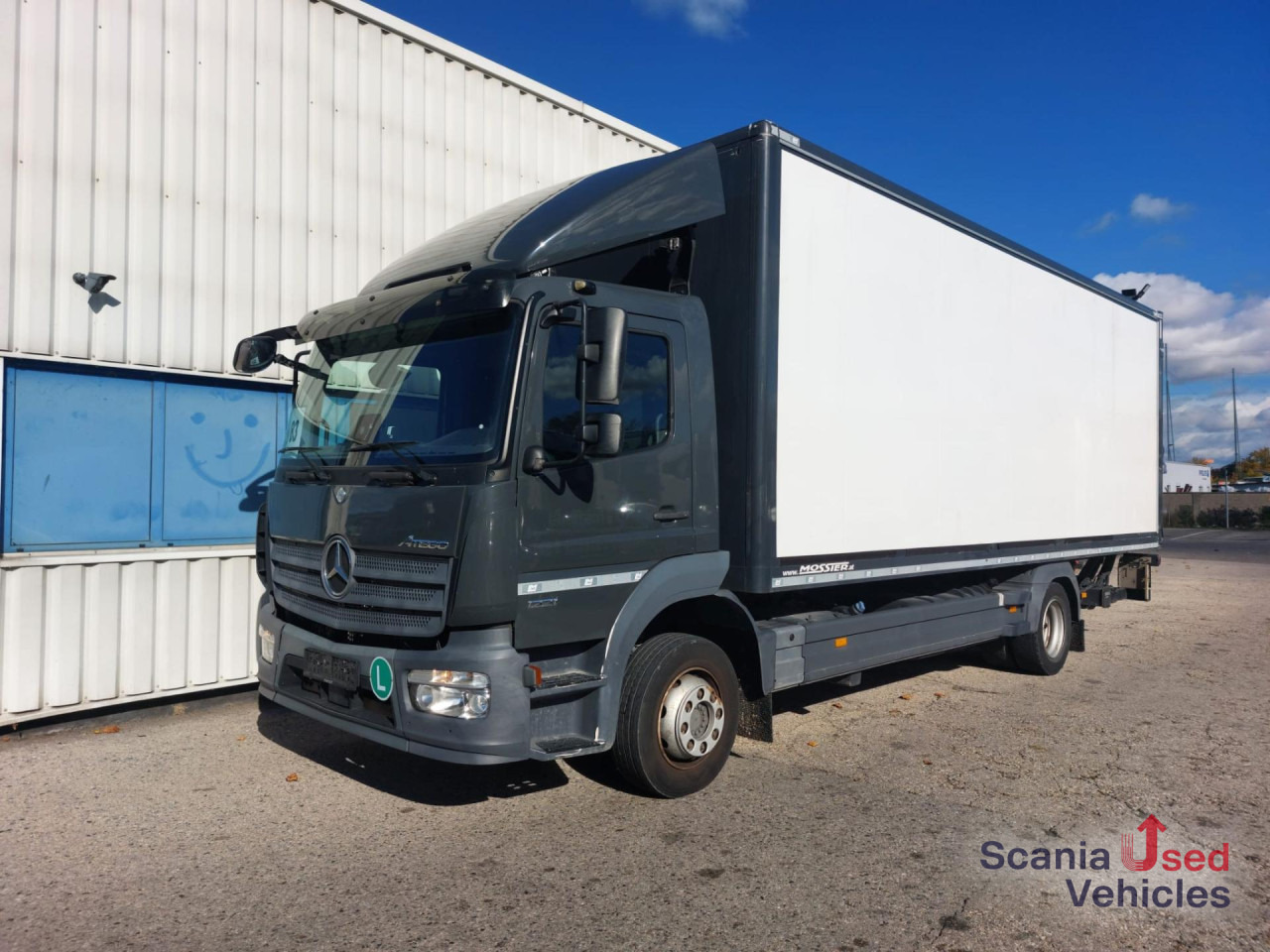 MERCEDES-BENZ Atego 1221 L Koffer Ladebordwand - Umpikori kuorma-auto: kuva MERCEDES-BENZ Atego 1221 L Koffer Ladebordwand - Umpikori kuorma-auto MERCEDES-BENZ Atego 1221 L Koffer Ladebordwand - Umpikori kuorma-auto: kuva MERCEDES-BENZ Atego 1221 L Koffer Ladebordwand - Umpikori kuorma-auto