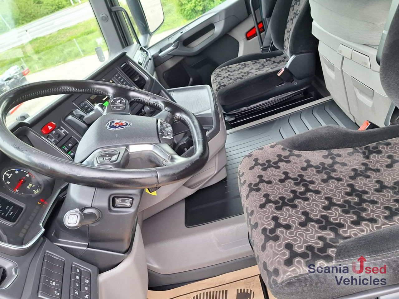SCANIA R 450 A4x2EB Lowliner !! - Vetopöytäauto: kuva SCANIA R 450 A4x2EB Lowliner !! - Vetopöytäauto SCANIA R 450 A4x2EB Lowliner !! - Vetopöytäauto: kuva SCANIA R 450 A4x2EB Lowliner !! - Vetopöytäauto