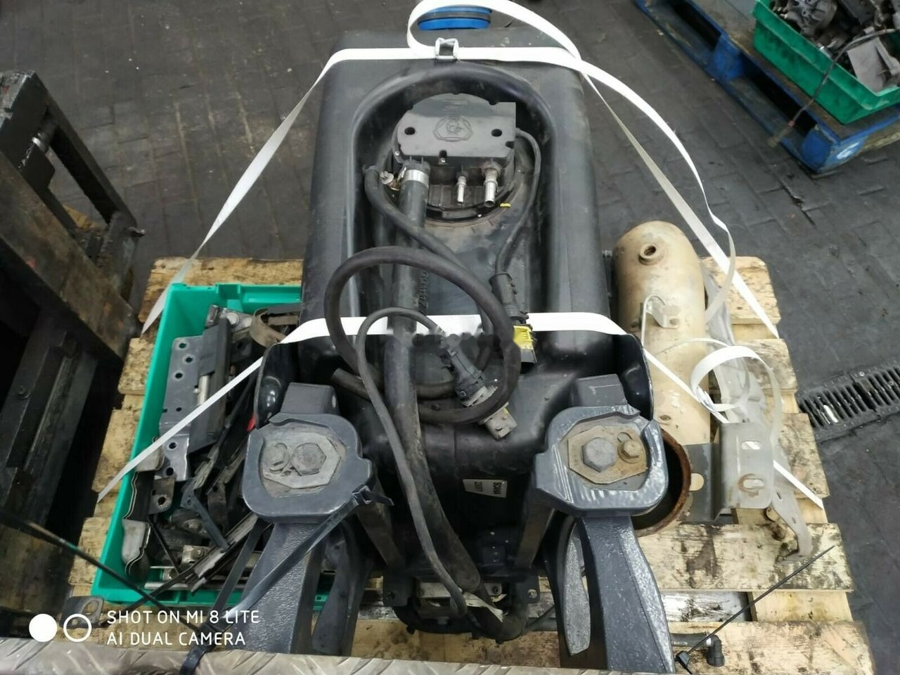 Scania 2244863 2140809 - AdBlue tankki - Kuorma-auto: kuva Scania 2244863 2140809 - AdBlue tankki - Kuorma-auto Scania 2244863 2140809 - AdBlue tankki - Kuorma-auto: kuva Scania 2244863 2140809 - AdBlue tankki - Kuorma-auto