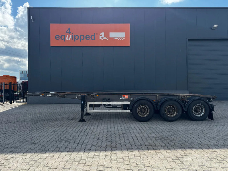 DESOT 20FT/30FT ADR-Chassis, Liftachse, Heckbundig, 2x vorhanden - Konttialus/ Vaihtokuormatilat puoliperävaunu: kuva DESOT 20FT/30FT ADR-Chassis, Liftachse, Heckbundig, 2x vorhanden - Konttialus/ Vaihtokuormatilat puoliperävaunu DESOT 20FT/30FT ADR-Chassis, Liftachse, Heckbundig, 2x vorhanden - Konttialus/ Vaihtokuormatilat puoliperävaunu: kuva DESOT 20FT/30FT ADR-Chassis, Liftachse, Heckbundig, 2x vorhanden - Konttialus/ Vaihtokuormatilat puoliperävaunu
