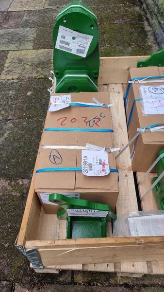 Zuidberg Frontzapfwelle zum John Deere 7R - Hydraulimoottori - Maatalouskoneet: kuva Zuidberg Frontzapfwelle zum John Deere 7R - Hydraulimoottori - Maatalouskoneet Zuidberg Frontzapfwelle zum John Deere 7R - Hydraulimoottori - Maatalouskoneet: kuva Zuidberg Frontzapfwelle zum John Deere 7R - Hydraulimoottori - Maatalouskoneet