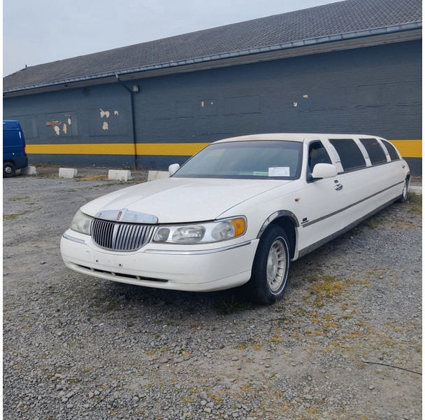 Lincoln FM-81 - Henkilöauto: kuva Lincoln FM-81 - Henkilöauto Lincoln FM-81 - Henkilöauto: kuva Lincoln FM-81 - Henkilöauto