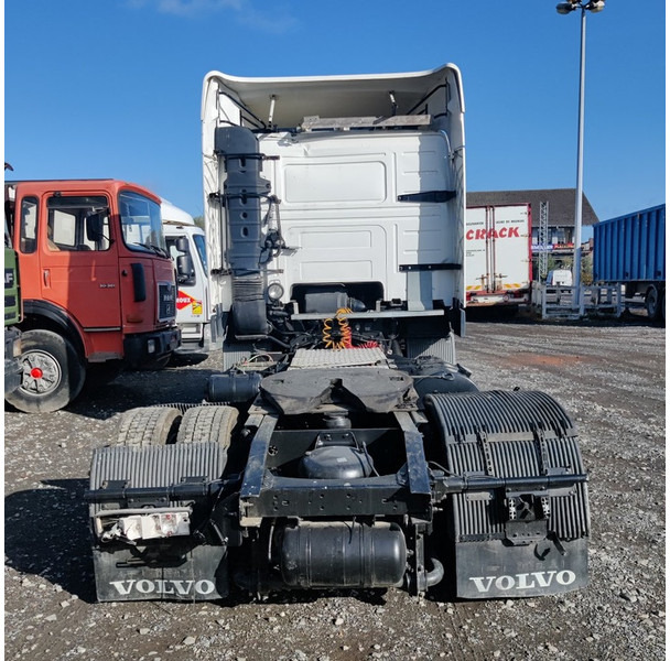 Volvo FH-GLOBBETROTTER - Vetopöytäauto: kuva Volvo FH-GLOBBETROTTER - Vetopöytäauto Volvo FH-GLOBBETROTTER - Vetopöytäauto: kuva Volvo FH-GLOBBETROTTER - Vetopöytäauto