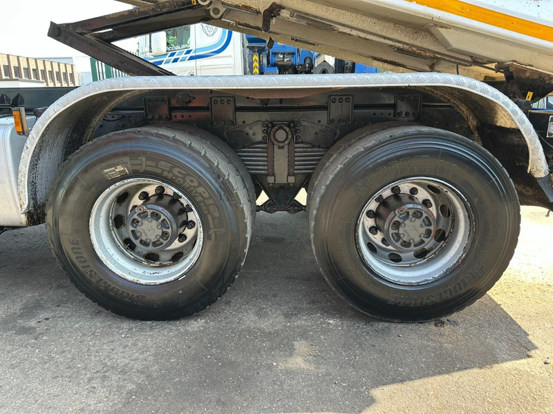 DAF CF 480 8x4 TIPPER (18.5m³) - RETARDER - *256.000km* - 480~13L - BIG AXLES / HUB REDUCTION 13T - AS TRONIC - CRAMARO EL. COVER - TUV 04/2026 - Kippiauto kuorma-auto: kuva DAF CF 480 8x4 TIPPER (18.5m³) - RETARDER - *256.000km* - 480~13L - BIG AXLES / HUB REDUCTION 13T - AS TRONIC - CRAMARO EL. COVER - TUV 04/2026 - Kippiauto kuorma-auto DAF CF 480 8x4 TIPPER (18.5m³) - RETARDER - *256.000km* - 480~13L - BIG AXLES / HUB REDUCTION 13T - AS TRONIC - CRAMARO EL. COVER - TUV 04/2026 - Kippiauto kuorma-auto: kuva DAF CF 480 8x4 TIPPER (18.5m³) - RETARDER - *256.000km* - 480~13L - BIG AXLES / HUB REDUCTION 13T - AS TRONIC - CRAMARO EL. COVER - TUV 04/2026 - Kippiauto kuorma-auto