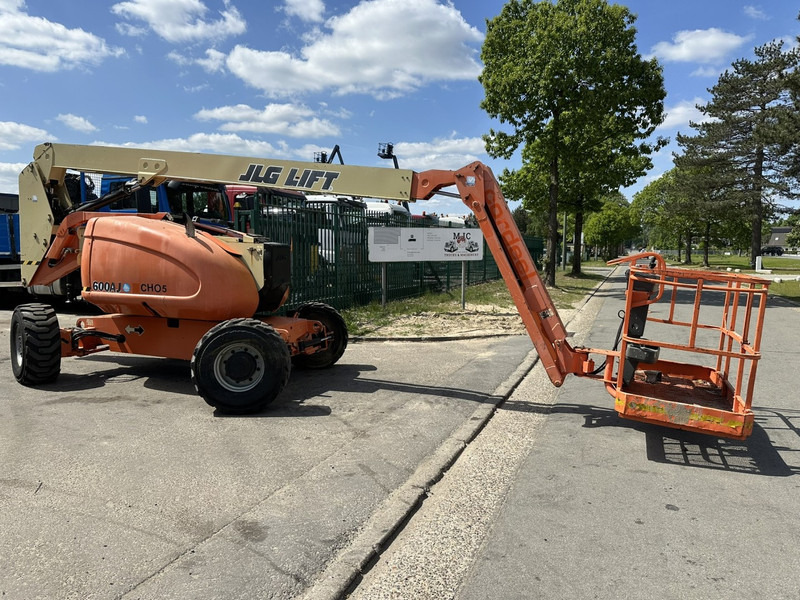 JLG 600AJ 4x4x4 - 20m - 230kg - DIESEL - BE MACHINE - Henkilönostin: kuva JLG 600AJ 4x4x4 - 20m - 230kg - DIESEL - BE MACHINE - Henkilönostin JLG 600AJ 4x4x4 - 20m - 230kg - DIESEL - BE MACHINE - Henkilönostin: kuva JLG 600AJ 4x4x4 - 20m - 230kg - DIESEL - BE MACHINE - Henkilönostin