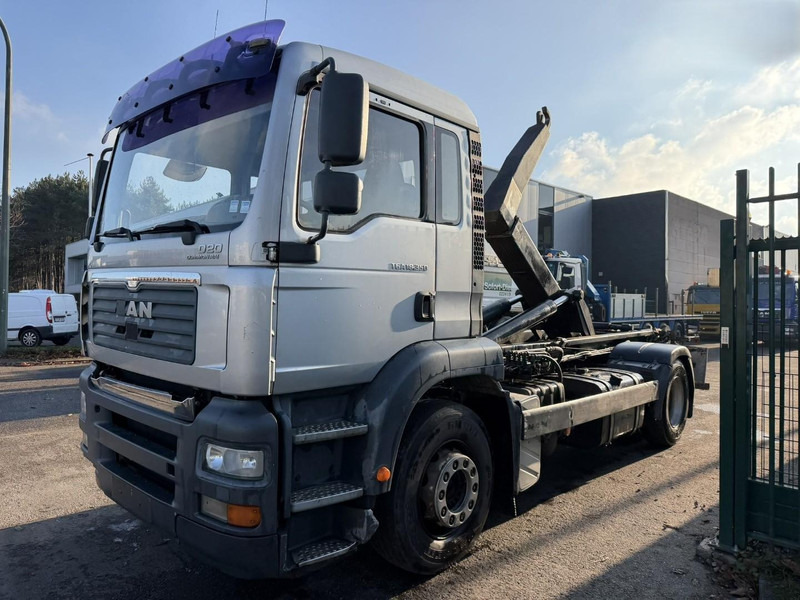 MAN TGA 18.350 4x2 19T HOOKLIFT / ABROLLKIPPER / GANCHO / AMPLIROL - EURO 3 - AS TRONIC AUTOMATIC - Koukkulava kuorma-auto: kuva MAN TGA 18.350 4x2 19T HOOKLIFT / ABROLLKIPPER / GANCHO / AMPLIROL - EURO 3 - AS TRONIC AUTOMATIC - Koukkulava kuorma-auto MAN TGA 18.350 4x2 19T HOOKLIFT / ABROLLKIPPER / GANCHO / AMPLIROL - EURO 3 - AS TRONIC AUTOMATIC - Koukkulava kuorma-auto: kuva MAN TGA 18.350 4x2 19T HOOKLIFT / ABROLLKIPPER / GANCHO / AMPLIROL - EURO 3 - AS TRONIC AUTOMATIC - Koukkulava kuorma-auto