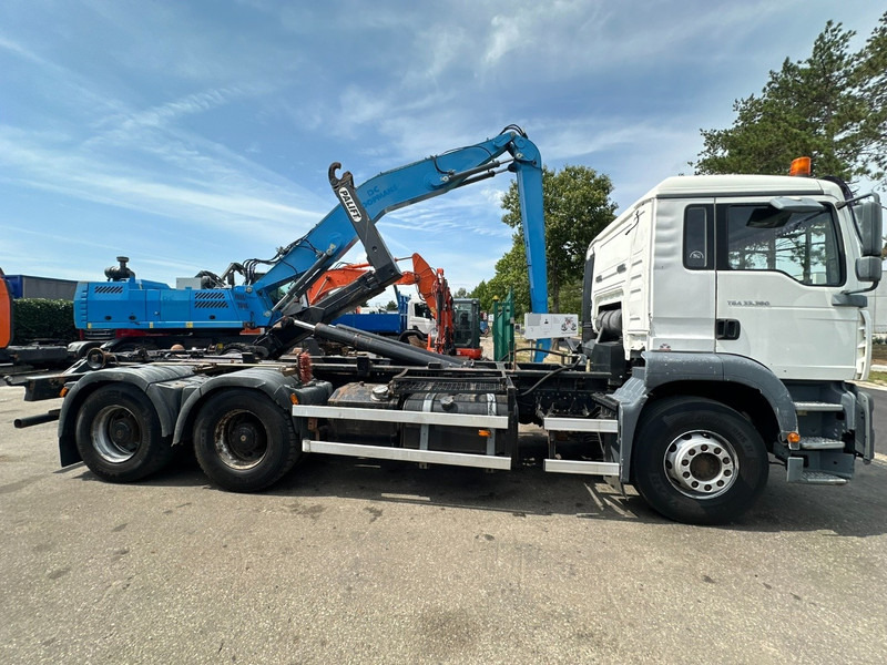 MAN TGA 33.360 6x4 HOOKLIFT - MANUAL ZF - BIG AXLES HUB REDUCTION / STEEL SPRING - BE TRUCK - Koukkulava kuorma-auto: kuva MAN TGA 33.360 6x4 HOOKLIFT - MANUAL ZF - BIG AXLES HUB REDUCTION / STEEL SPRING - BE TRUCK - Koukkulava kuorma-auto MAN TGA 33.360 6x4 HOOKLIFT - MANUAL ZF - BIG AXLES HUB REDUCTION / STEEL SPRING - BE TRUCK - Koukkulava kuorma-auto: kuva MAN TGA 33.360 6x4 HOOKLIFT - MANUAL ZF - BIG AXLES HUB REDUCTION / STEEL SPRING - BE TRUCK - Koukkulava kuorma-auto