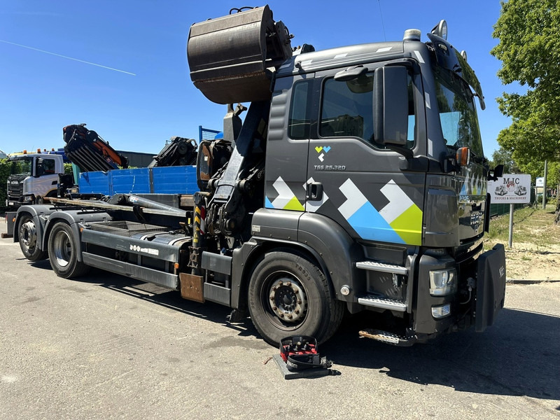 MAN TGS 26.320 6X2-4 BL EEV + CRANE EPSILON Q170Z95TR + GRABBER - LIFT/STEERING AXLE - *266.000km* - NL TRUCK - Koukkulava kuorma-auto, Nosturiauto: kuva MAN TGS 26.320 6X2-4 BL EEV + CRANE EPSILON Q170Z95TR + GRABBER - LIFT/STEERING AXLE - *266.000km* - NL TRUCK - Koukkulava kuorma-auto, Nosturiauto MAN TGS 26.320 6X2-4 BL EEV + CRANE EPSILON Q170Z95TR + GRABBER - LIFT/STEERING AXLE - *266.000km* - NL TRUCK - Koukkulava kuorma-auto, Nosturiauto: kuva MAN TGS 26.320 6X2-4 BL EEV + CRANE EPSILON Q170Z95TR + GRABBER - LIFT/STEERING AXLE - *266.000km* - NL TRUCK - Koukkulava kuorma-auto, Nosturiauto