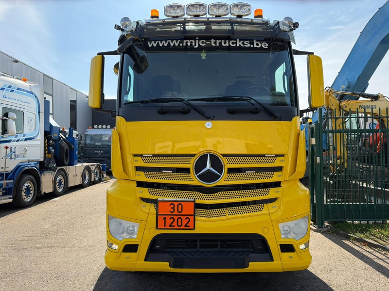 Mercedes-Benz ANTOS 2632 6x2 FUEL TANKER 16.000L - 4 COMP - DIESEL / PETROL - RETARDER - EURO 6 - LIFT / STEERING AXLE - *FULL AIR* - BE TRUCK - Säiliöauto: kuva Mercedes-Benz ANTOS 2632 6x2 FUEL TANKER 16.000L - 4 COMP - DIESEL / PETROL - RETARDER - EURO 6 - LIFT / STEERING AXLE - *FULL AIR* - BE TRUCK - Säiliöauto Mercedes-Benz ANTOS 2632 6x2 FUEL TANKER 16.000L - 4 COMP - DIESEL / PETROL - RETARDER - EURO 6 - LIFT / STEERING AXLE - *FULL AIR* - BE TRUCK - Säiliöauto: kuva Mercedes-Benz ANTOS 2632 6x2 FUEL TANKER 16.000L - 4 COMP - DIESEL / PETROL - RETARDER - EURO 6 - LIFT / STEERING AXLE - *FULL AIR* - BE TRUCK - Säiliöauto