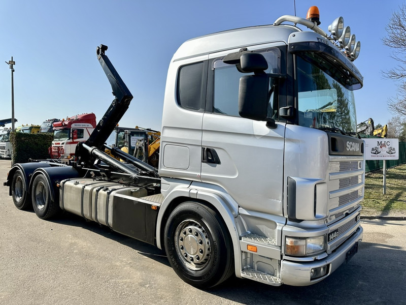 Scania 144G-530 V8 6x4 HOOKLIFT 20T MEILLER -VOL LUCHT - OPTI-CRUISE - CR19 SLAAPCABINE - Koukkulava kuorma-auto: kuva Scania 144G-530 V8 6x4 HOOKLIFT 20T MEILLER -VOL LUCHT - OPTI-CRUISE - CR19 SLAAPCABINE - Koukkulava kuorma-auto Scania 144G-530 V8 6x4 HOOKLIFT 20T MEILLER -VOL LUCHT - OPTI-CRUISE - CR19 SLAAPCABINE - Koukkulava kuorma-auto: kuva Scania 144G-530 V8 6x4 HOOKLIFT 20T MEILLER -VOL LUCHT - OPTI-CRUISE - CR19 SLAAPCABINE - Koukkulava kuorma-auto