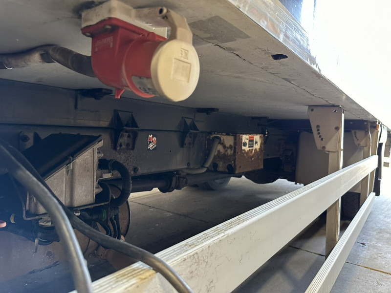 Refrigeraattori kuorma-auto Volvo FL 240 14T - 4x2 - FRIGO THERMOKING SPECTRUM T-1000R - DIESEL + ELECTRIC - E5 - TAILLIFT - BE TRUCK - 430.000km: kuva Refrigeraattori kuorma-auto Volvo FL 240 14T - 4x2 - FRIGO THERMOKING SPECTRUM T-1000R - DIESEL + ELECTRIC - E5 - TAILLIFT - BE TRUCK - 430.000km