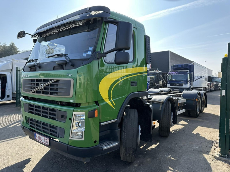 Volvo FM 340 8x2 CHASSIS (7m35) - LIFT+STEERING AXLE - MANUAL GEARBOX - EURO 3 - TÜV 05/2025 - BE TRUCK - Kuorma-auto alusta: kuva Volvo FM 340 8x2 CHASSIS (7m35) - LIFT+STEERING AXLE - MANUAL GEARBOX - EURO 3 - TÜV 05/2025 - BE TRUCK - Kuorma-auto alusta Volvo FM 340 8x2 CHASSIS (7m35) - LIFT+STEERING AXLE - MANUAL GEARBOX - EURO 3 - TÜV 05/2025 - BE TRUCK - Kuorma-auto alusta: kuva Volvo FM 340 8x2 CHASSIS (7m35) - LIFT+STEERING AXLE - MANUAL GEARBOX - EURO 3 - TÜV 05/2025 - BE TRUCK - Kuorma-auto alusta