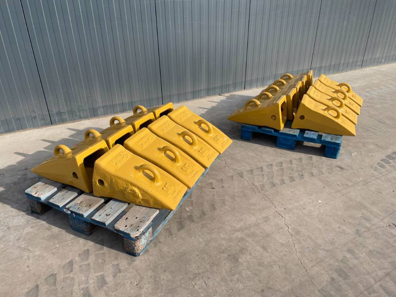 Cat 365 / 374 / 385 / 390 Tips - Kauha - Rakennuskoneet: kuva Cat 365 / 374 / 385 / 390 Tips - Kauha - Rakennuskoneet Cat 365 / 374 / 385 / 390 Tips - Kauha - Rakennuskoneet: kuva Cat 365 / 374 / 385 / 390 Tips - Kauha - Rakennuskoneet