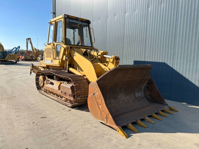 Cat 953 - Ripper - Telakuormaaja: kuva Cat 953 - Ripper - Telakuormaaja Cat 953 - Ripper - Telakuormaaja: kuva Cat 953 - Ripper - Telakuormaaja