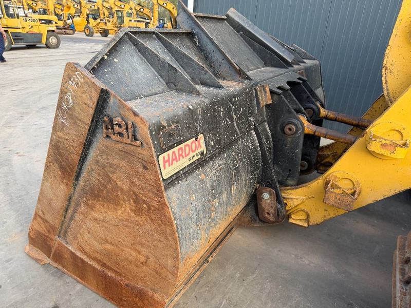 Telakuormaaja Cat 973D: kuva Telakuormaaja Cat 973D Telakuormaaja Cat 973D: kuva Telakuormaaja Cat 973D