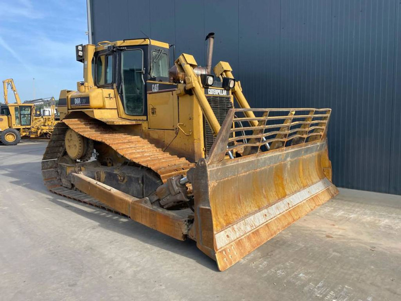 Cat D6R LGP - Puskutraktori: kuva Cat D6R LGP - Puskutraktori Cat D6R LGP - Puskutraktori: kuva Cat D6R LGP - Puskutraktori