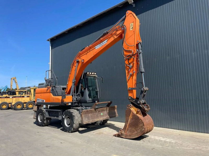 Doosan DX170W-5 - Pyöräalustainen kaivinkone: kuva Doosan DX170W-5 - Pyöräalustainen kaivinkone Doosan DX170W-5 - Pyöräalustainen kaivinkone: kuva Doosan DX170W-5 - Pyöräalustainen kaivinkone