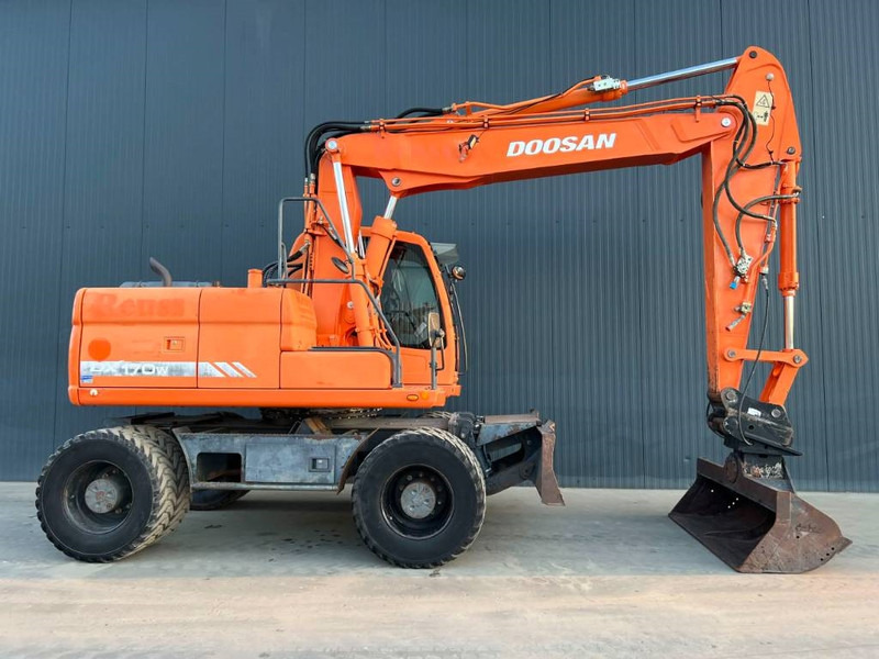 Doosan DX170W - Pyöräalustainen kaivinkone: kuva Doosan DX170W - Pyöräalustainen kaivinkone Doosan DX170W - Pyöräalustainen kaivinkone: kuva Doosan DX170W - Pyöräalustainen kaivinkone