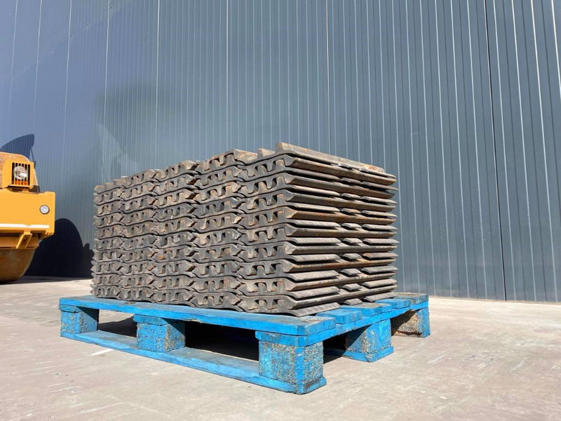 Hyundai R210 / R215 / R220 / R235 / R250 / R260 - Runko/ Alusta - Rakennuskoneet: kuva Hyundai R210 / R215 / R220 / R235 / R250 / R260 - Runko/ Alusta - Rakennuskoneet Hyundai R210 / R215 / R220 / R235 / R250 / R260 - Runko/ Alusta - Rakennuskoneet: kuva Hyundai R210 / R215 / R220 / R235 / R250 / R260 - Runko/ Alusta - Rakennuskoneet