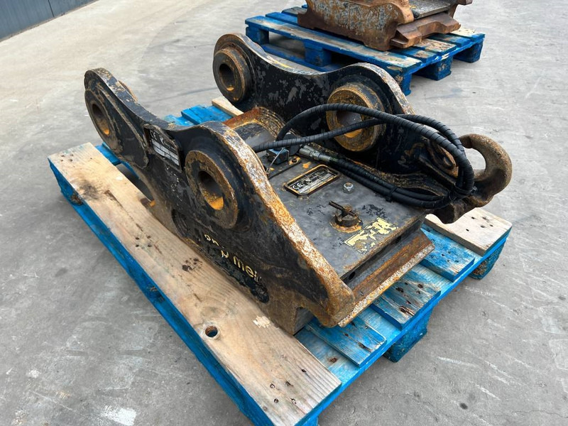 KLEPP MEK KM70 - S70- 323D - Pikaliitin - Rakennuskoneet: kuva KLEPP MEK KM70 - S70- 323D - Pikaliitin - Rakennuskoneet KLEPP MEK KM70 - S70- 323D - Pikaliitin - Rakennuskoneet: kuva KLEPP MEK KM70 - S70- 323D - Pikaliitin - Rakennuskoneet