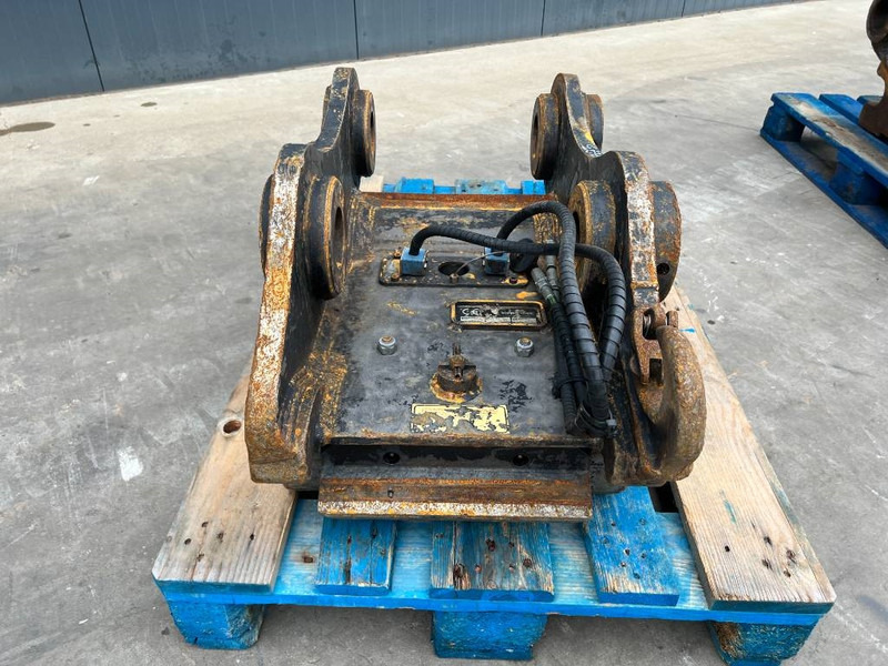 KLEPP MEK KM70 - S70- 323D - Pikaliitin - Rakennuskoneet: kuva KLEPP MEK KM70 - S70- 323D - Pikaliitin - Rakennuskoneet KLEPP MEK KM70 - S70- 323D - Pikaliitin - Rakennuskoneet: kuva KLEPP MEK KM70 - S70- 323D - Pikaliitin - Rakennuskoneet