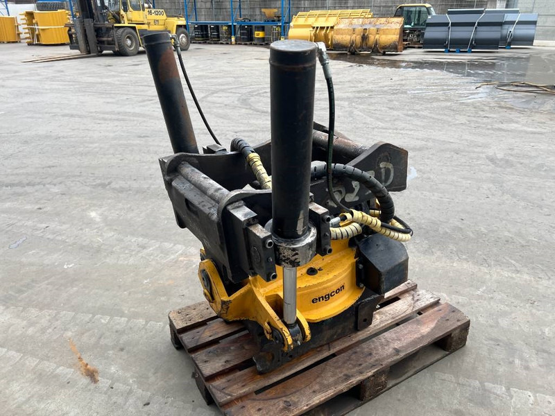 Engcon EC30-S70-S70-SS9 - Lisälaitteet - Rakennuskoneet: kuva Engcon EC30-S70-S70-SS9 - Lisälaitteet - Rakennuskoneet Engcon EC30-S70-S70-SS9 - Lisälaitteet - Rakennuskoneet: kuva Engcon EC30-S70-S70-SS9 - Lisälaitteet - Rakennuskoneet