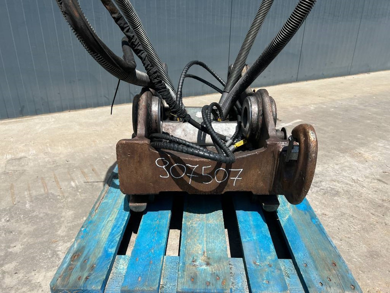 OilQuick OQ70/55 - 323E - Pikaliitin - Rakennuskoneet: kuva OilQuick OQ70/55 - 323E - Pikaliitin - Rakennuskoneet OilQuick OQ70/55 - 323E - Pikaliitin - Rakennuskoneet: kuva OilQuick OQ70/55 - 323E - Pikaliitin - Rakennuskoneet