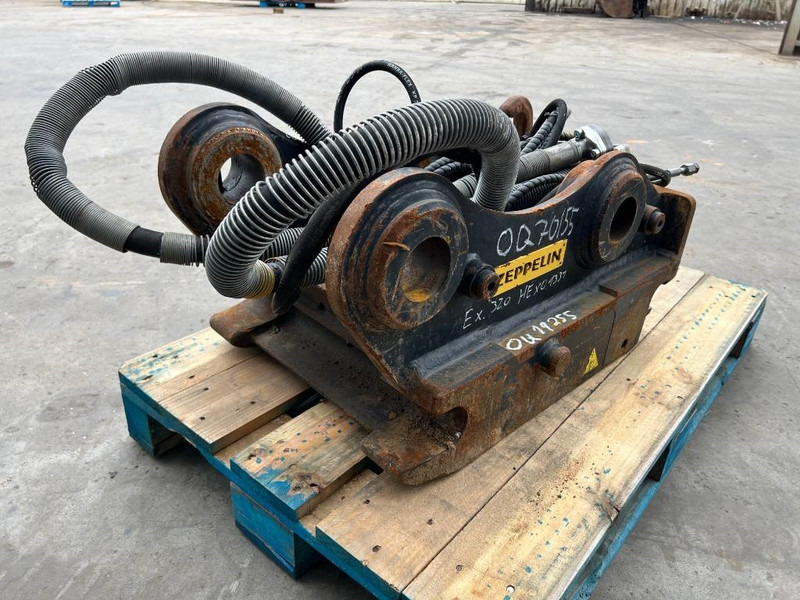 OilQuick OQ70/55 - 323F - Pikaliitin - Rakennuskoneet: kuva OilQuick OQ70/55 - 323F - Pikaliitin - Rakennuskoneet OilQuick OQ70/55 - 323F - Pikaliitin - Rakennuskoneet: kuva OilQuick OQ70/55 - 323F - Pikaliitin - Rakennuskoneet