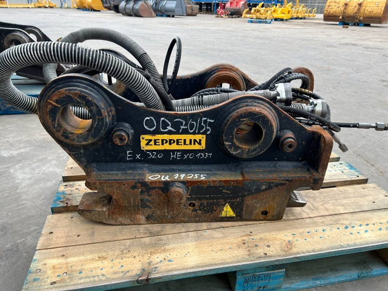 OilQuick OQ70/55 - 323F - Pikaliitin - Rakennuskoneet: kuva OilQuick OQ70/55 - 323F - Pikaliitin - Rakennuskoneet OilQuick OQ70/55 - 323F - Pikaliitin - Rakennuskoneet: kuva OilQuick OQ70/55 - 323F - Pikaliitin - Rakennuskoneet