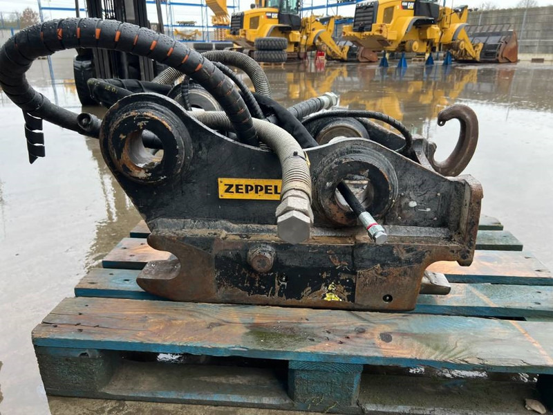 OilQuick OQ70/55 - M322D - Pikaliitin - Rakennuskoneet: kuva OilQuick OQ70/55 - M322D - Pikaliitin - Rakennuskoneet OilQuick OQ70/55 - M322D - Pikaliitin - Rakennuskoneet: kuva OilQuick OQ70/55 - M322D - Pikaliitin - Rakennuskoneet