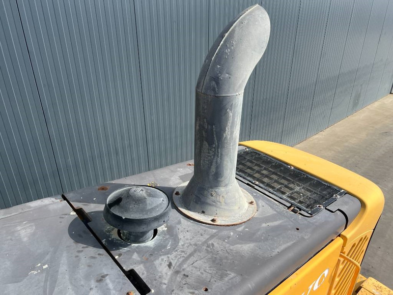 Volvo L60E - Pyöräkuormaaja: kuva Volvo L60E - Pyöräkuormaaja Volvo L60E - Pyöräkuormaaja: kuva Volvo L60E - Pyöräkuormaaja