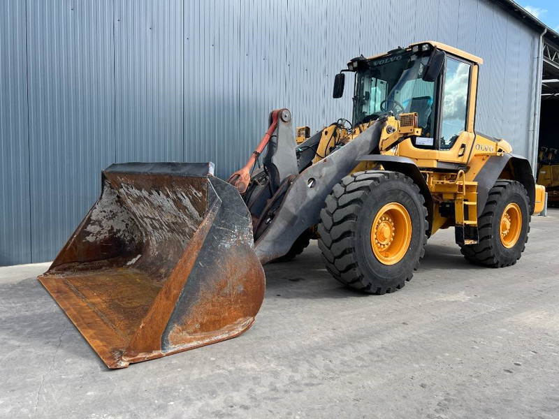 Volvo L90F - Pyöräkuormaaja: kuva Volvo L90F - Pyöräkuormaaja Volvo L90F - Pyöräkuormaaja: kuva Volvo L90F - Pyöräkuormaaja