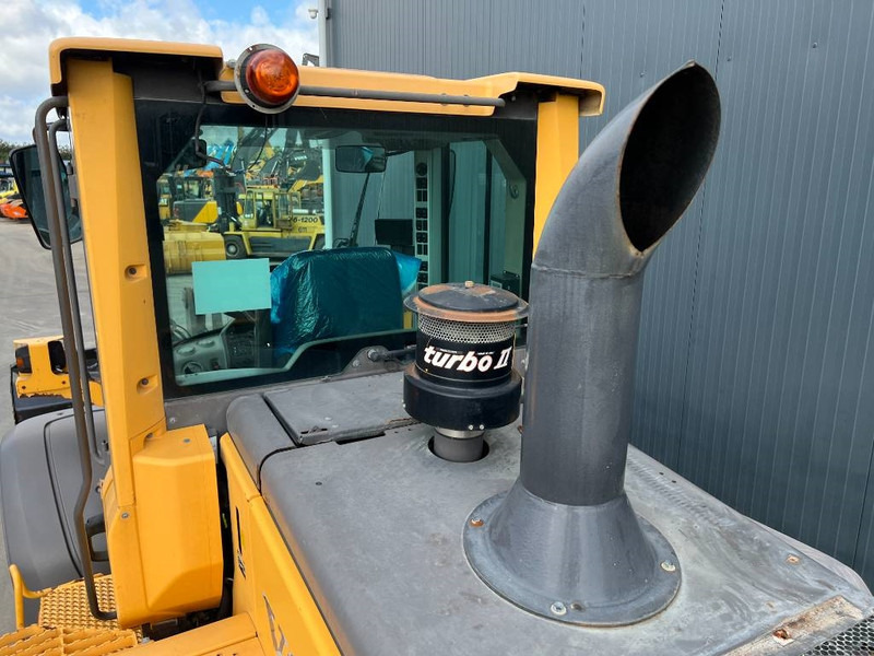 Volvo L90F - Pyöräkuormaaja: kuva Volvo L90F - Pyöräkuormaaja Volvo L90F - Pyöräkuormaaja: kuva Volvo L90F - Pyöräkuormaaja
