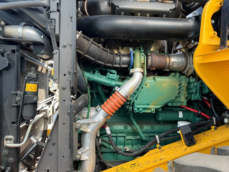 Volvo L90H - Pyöräkuormaaja: kuva Volvo L90H - Pyöräkuormaaja Volvo L90H - Pyöräkuormaaja: kuva Volvo L90H - Pyöräkuormaaja