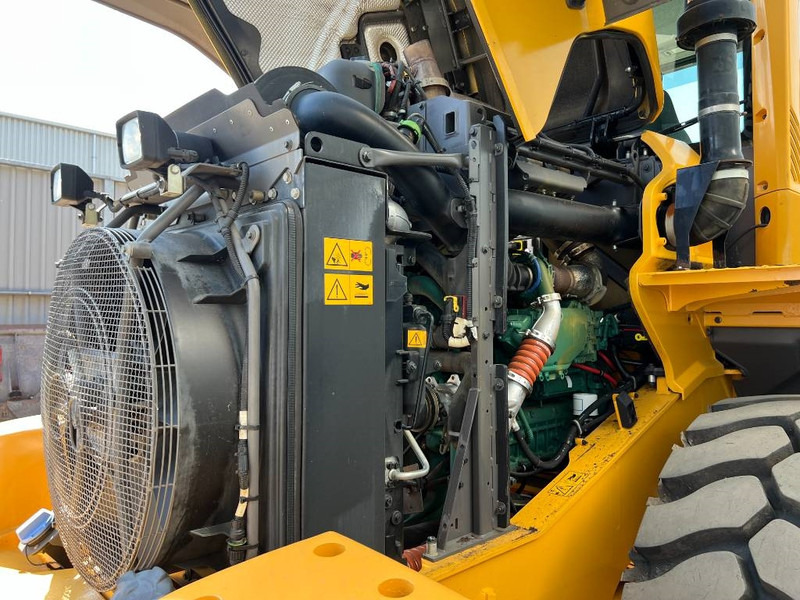 Volvo L90H - Pyöräkuormaaja: kuva Volvo L90H - Pyöräkuormaaja Volvo L90H - Pyöräkuormaaja: kuva Volvo L90H - Pyöräkuormaaja
