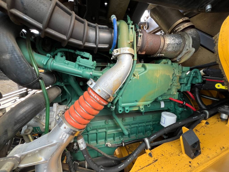 Volvo L90H - Pyöräkuormaaja: kuva Volvo L90H - Pyöräkuormaaja Volvo L90H - Pyöräkuormaaja: kuva Volvo L90H - Pyöräkuormaaja