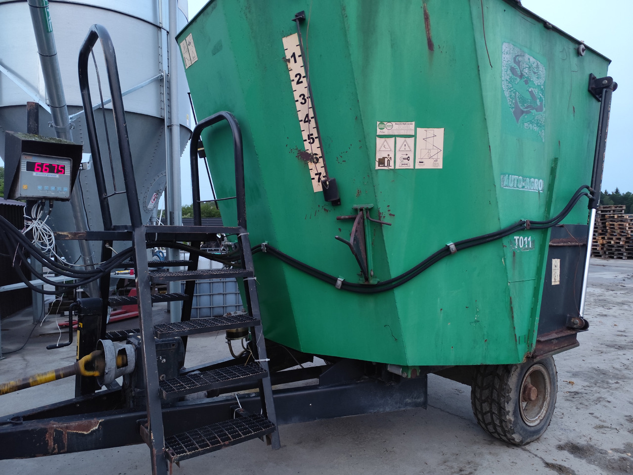 Auto-Agro T-011 - Seosrehuvaunu: kuva Auto-Agro T-011 - Seosrehuvaunu Auto-Agro T-011 - Seosrehuvaunu: kuva Auto-Agro T-011 - Seosrehuvaunu