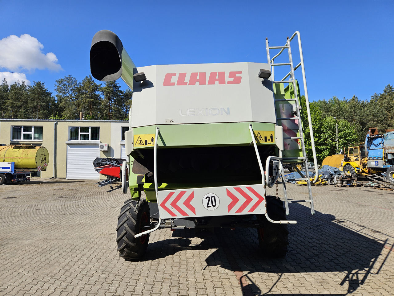 Claas Lexion 480 - Leikkuupuimuri: kuva Claas Lexion 480 - Leikkuupuimuri Claas Lexion 480 - Leikkuupuimuri: kuva Claas Lexion 480 - Leikkuupuimuri