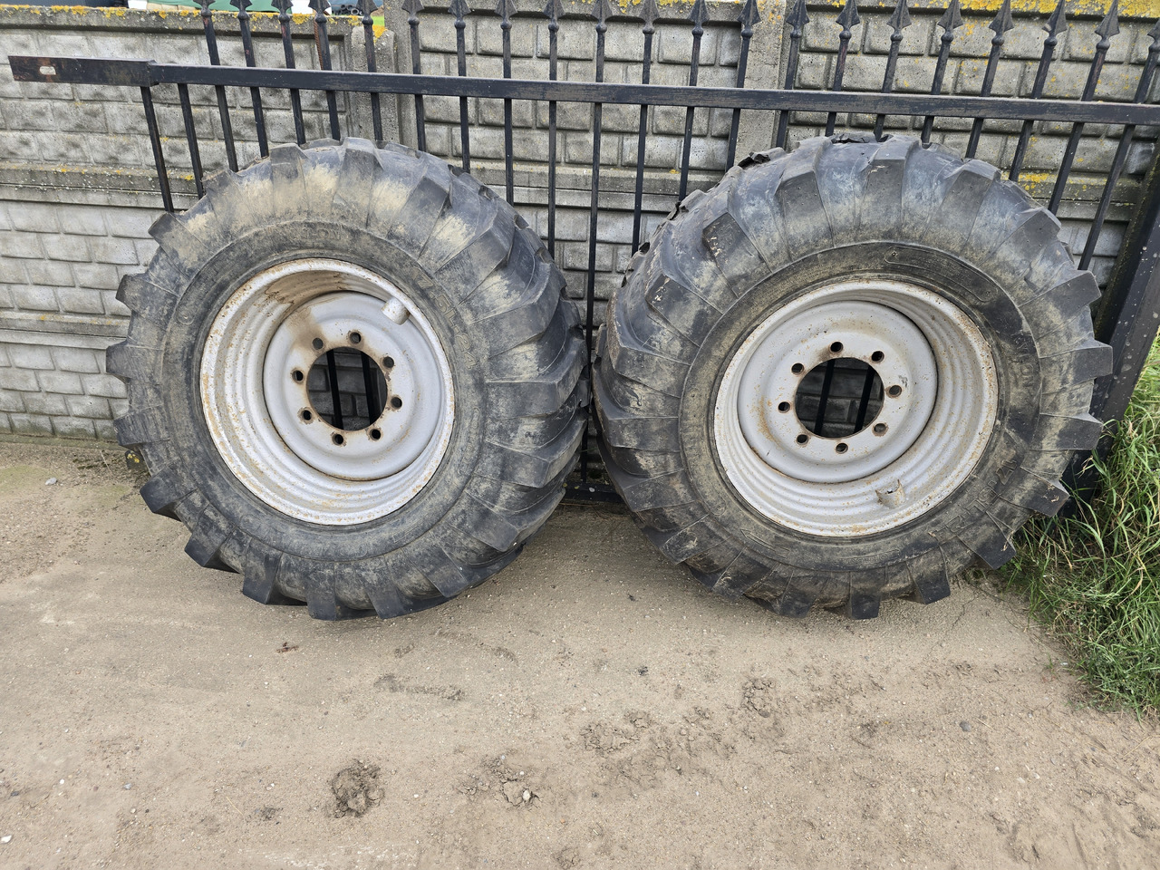 FORERUNNER 17.5 - 24 - Täydellinen pyörä - Maatalouskoneet: kuva FORERUNNER 17.5 - 24 - Täydellinen pyörä - Maatalouskoneet FORERUNNER 17.5 - 24 - Täydellinen pyörä - Maatalouskoneet: kuva FORERUNNER 17.5 - 24 - Täydellinen pyörä - Maatalouskoneet