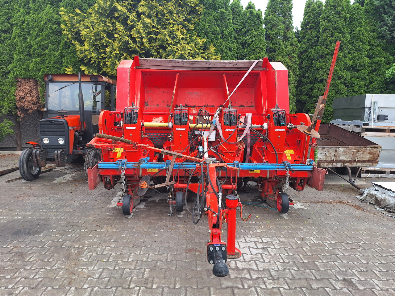 Grimme GL342 - Perunanistutuskone: kuva Grimme GL342 - Perunanistutuskone Grimme GL342 - Perunanistutuskone: kuva Grimme GL342 - Perunanistutuskone