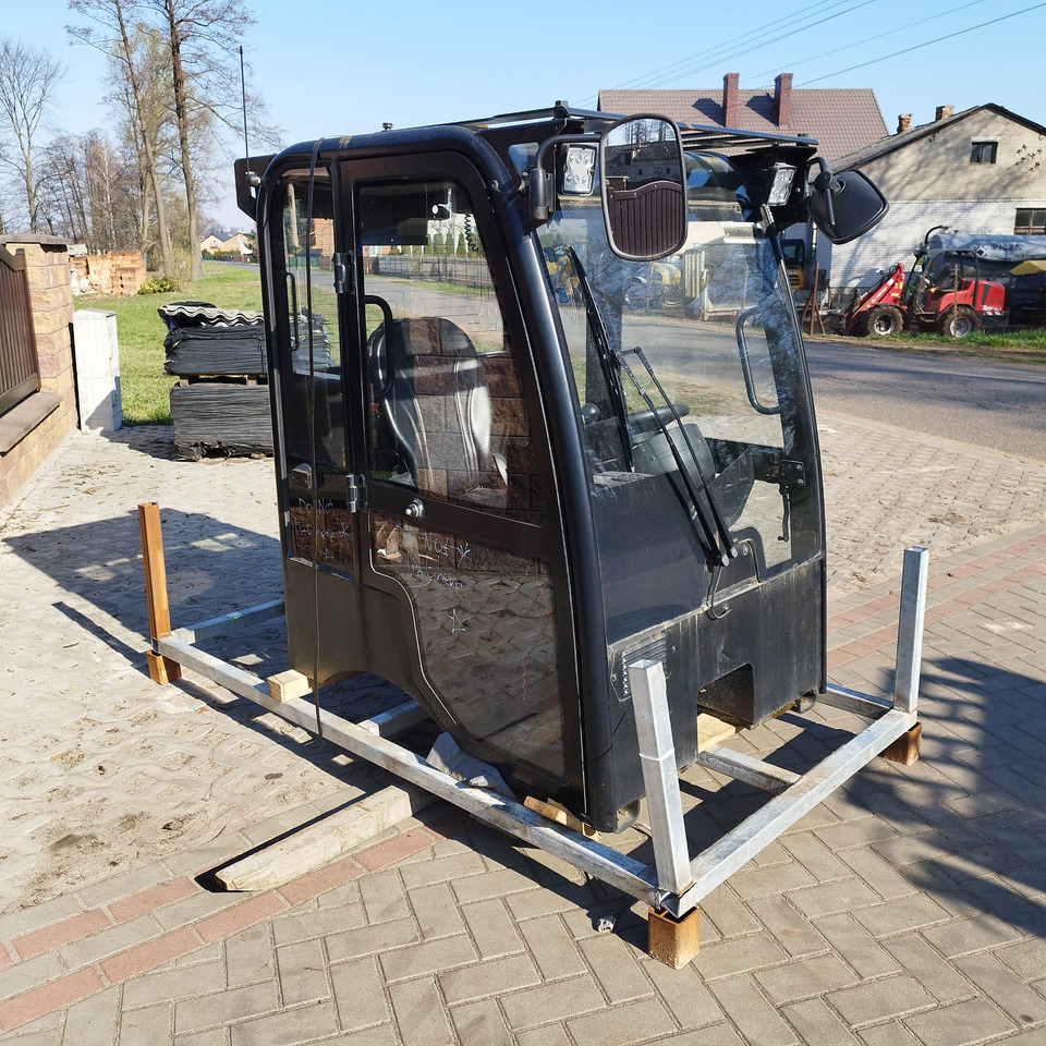 JCB 403 - Ohjaamo - Kuormaaja: kuva JCB 403 - Ohjaamo - Kuormaaja JCB 403 - Ohjaamo - Kuormaaja: kuva JCB 403 - Ohjaamo - Kuormaaja