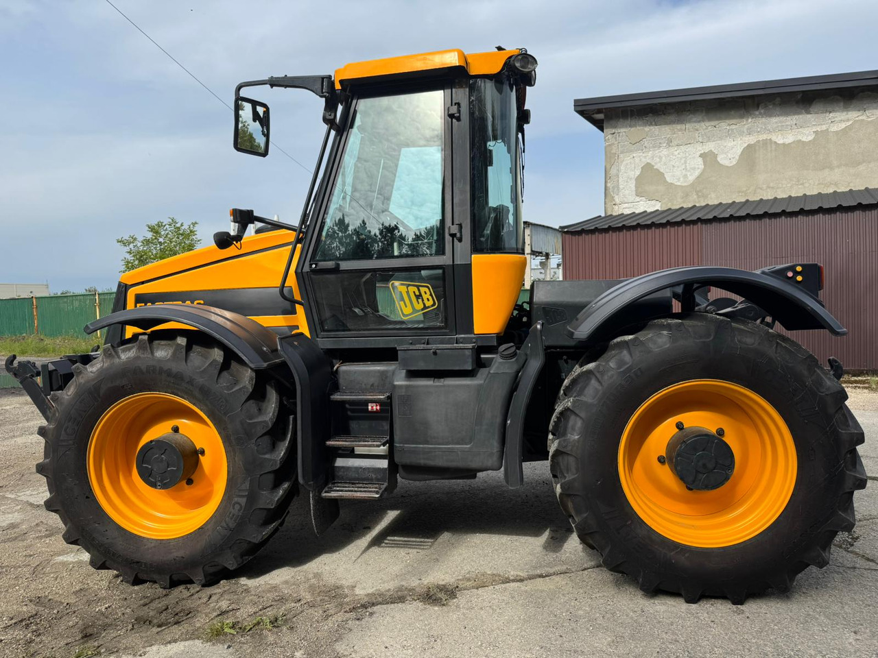 JCB FASTRAC 2140 - Traktori: kuva JCB FASTRAC 2140 - Traktori JCB FASTRAC 2140 - Traktori: kuva JCB FASTRAC 2140 - Traktori