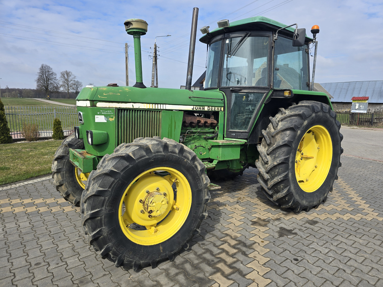 JOHN DEERE 3140 - Traktori: kuva JOHN DEERE 3140 - Traktori JOHN DEERE 3140 - Traktori: kuva JOHN DEERE 3140 - Traktori