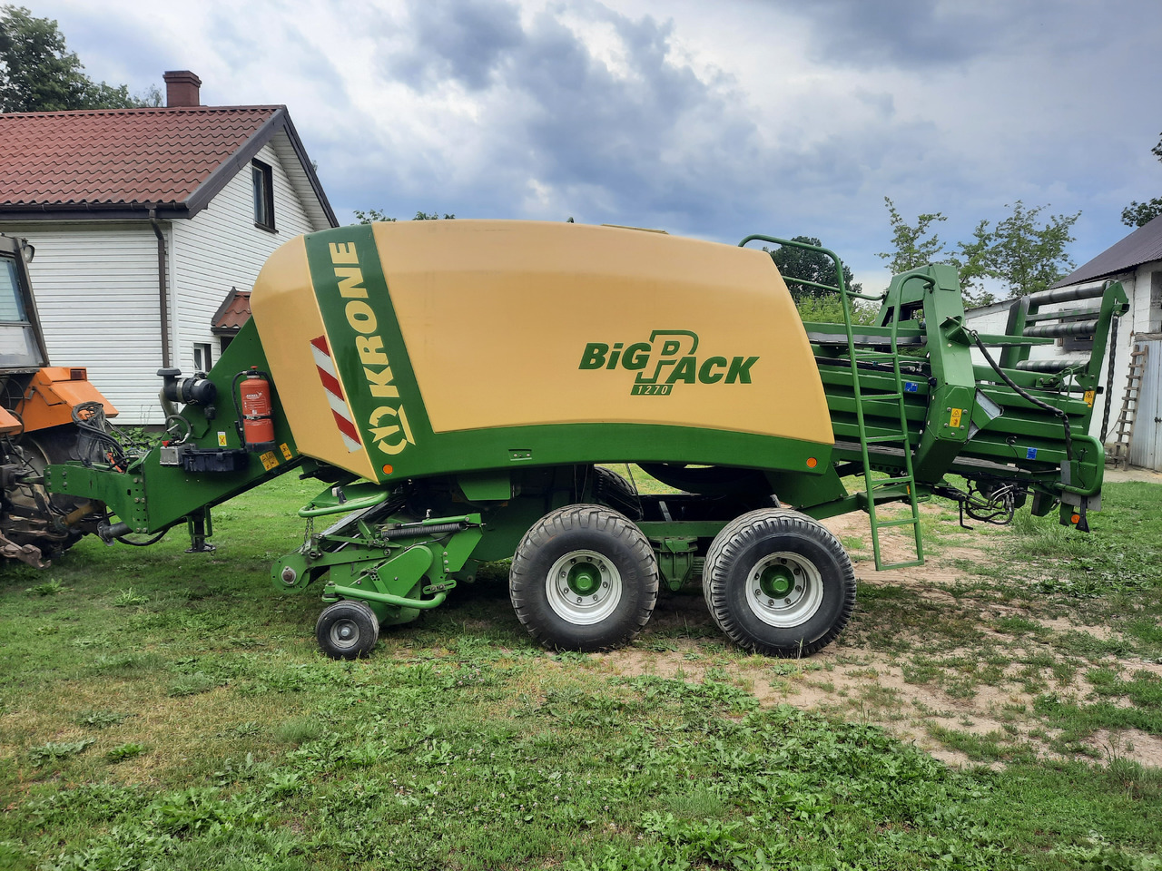KRONE Big Pack 1270 - Kanttipaalain: kuva KRONE Big Pack 1270 - Kanttipaalain KRONE Big Pack 1270 - Kanttipaalain: kuva KRONE Big Pack 1270 - Kanttipaalain