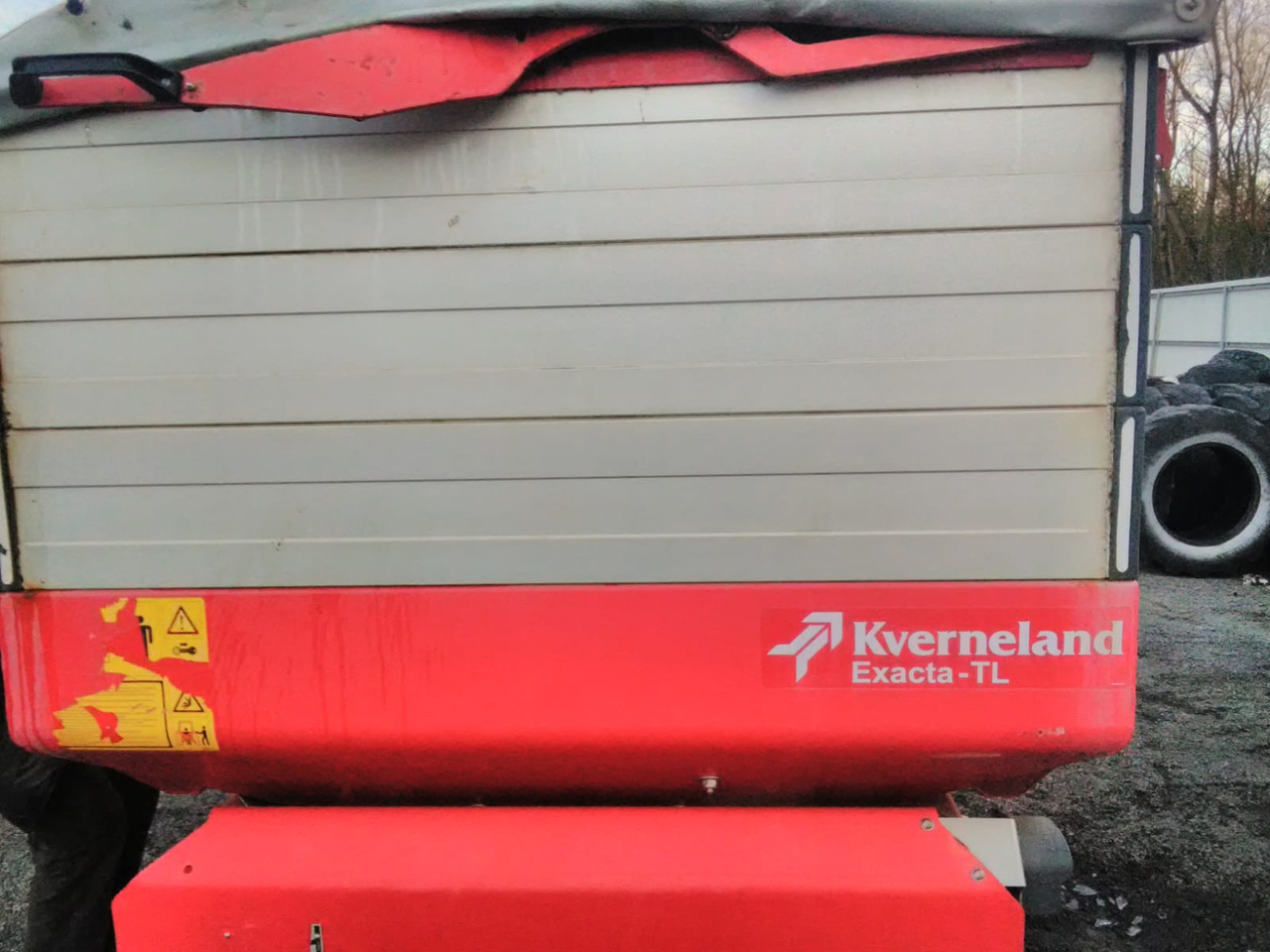 KVERNELAND EXACTA – TL - Lannoitteenlevitin: kuva KVERNELAND EXACTA – TL - Lannoitteenlevitin KVERNELAND EXACTA – TL - Lannoitteenlevitin: kuva KVERNELAND EXACTA – TL - Lannoitteenlevitin