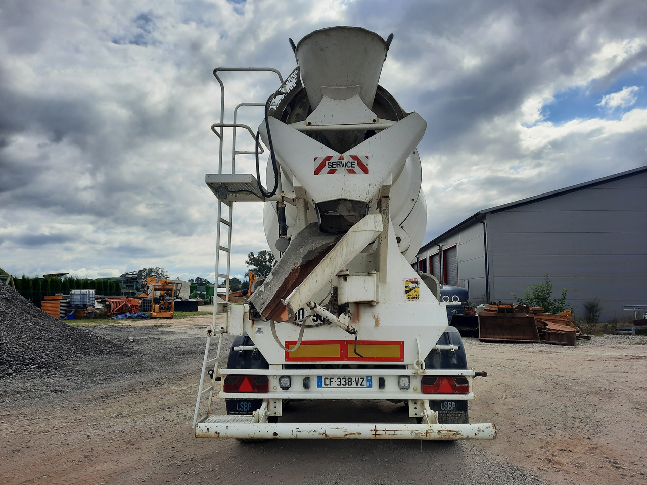 LIEBHERR 10 m3 - Betonin kuljetus puoliperävaunu: kuva LIEBHERR 10 m3 - Betonin kuljetus puoliperävaunu LIEBHERR 10 m3 - Betonin kuljetus puoliperävaunu: kuva LIEBHERR 10 m3 - Betonin kuljetus puoliperävaunu