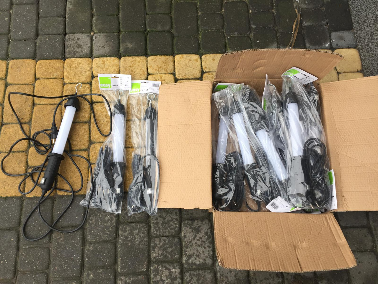 Lampa warsztatowa na 5 metrowym przewodzie zasilającym - Korjaamolaitteet: kuva Lampa warsztatowa na 5 metrowym przewodzie zasilającym - Korjaamolaitteet Lampa warsztatowa na 5 metrowym przewodzie zasilającym - Korjaamolaitteet: kuva Lampa warsztatowa na 5 metrowym przewodzie zasilającym - Korjaamolaitteet