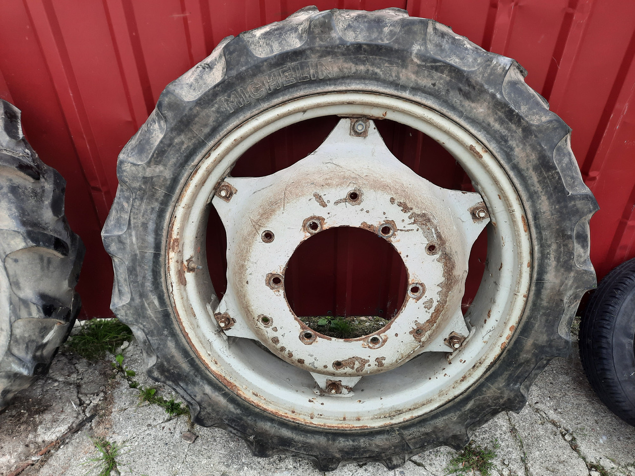 MICHELIN BIB X 9.5 R32 - Renkaat ja vanteet - Maatalouskoneet: kuva MICHELIN BIB X 9.5 R32 - Renkaat ja vanteet - Maatalouskoneet MICHELIN BIB X 9.5 R32 - Renkaat ja vanteet - Maatalouskoneet: kuva MICHELIN BIB X 9.5 R32 - Renkaat ja vanteet - Maatalouskoneet