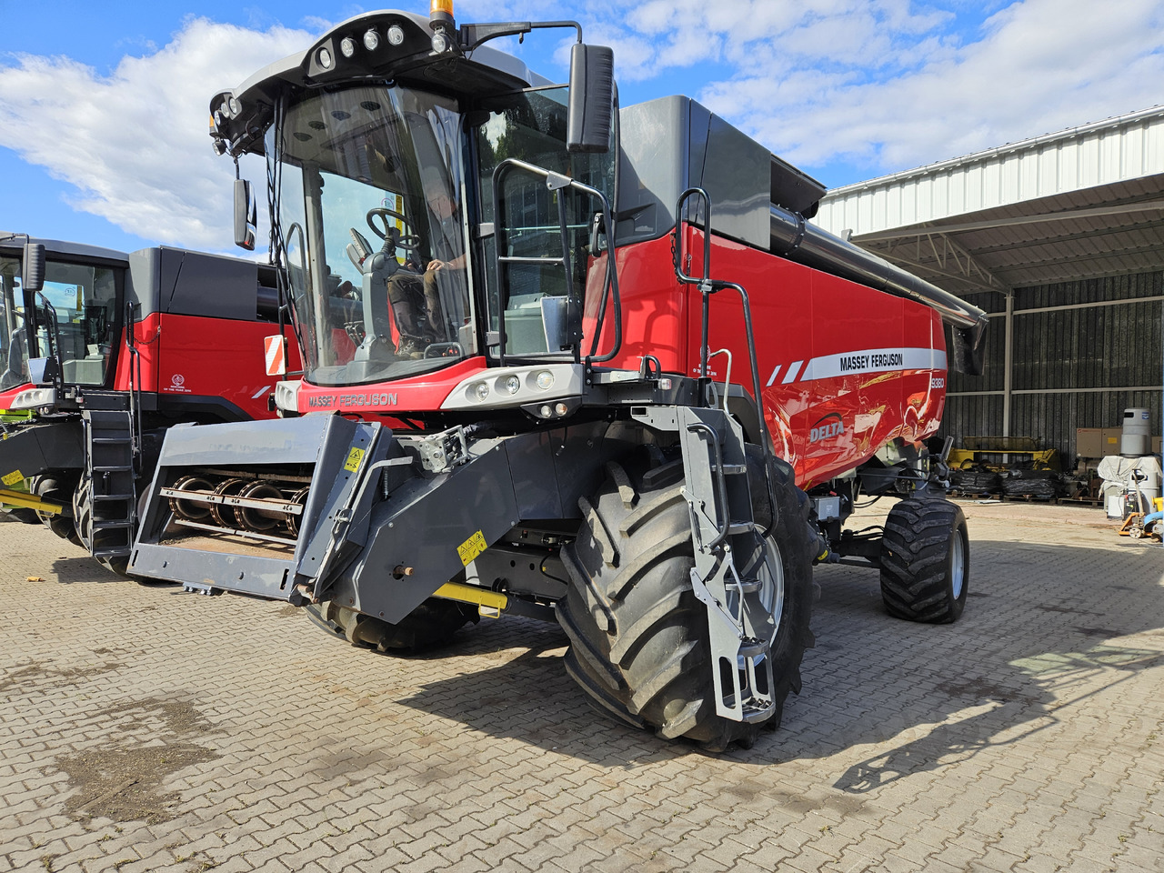 Massey Ferguson Delta 9380 - Leikkuupuimuri: kuva Massey Ferguson Delta 9380 - Leikkuupuimuri Massey Ferguson Delta 9380 - Leikkuupuimuri: kuva Massey Ferguson Delta 9380 - Leikkuupuimuri
